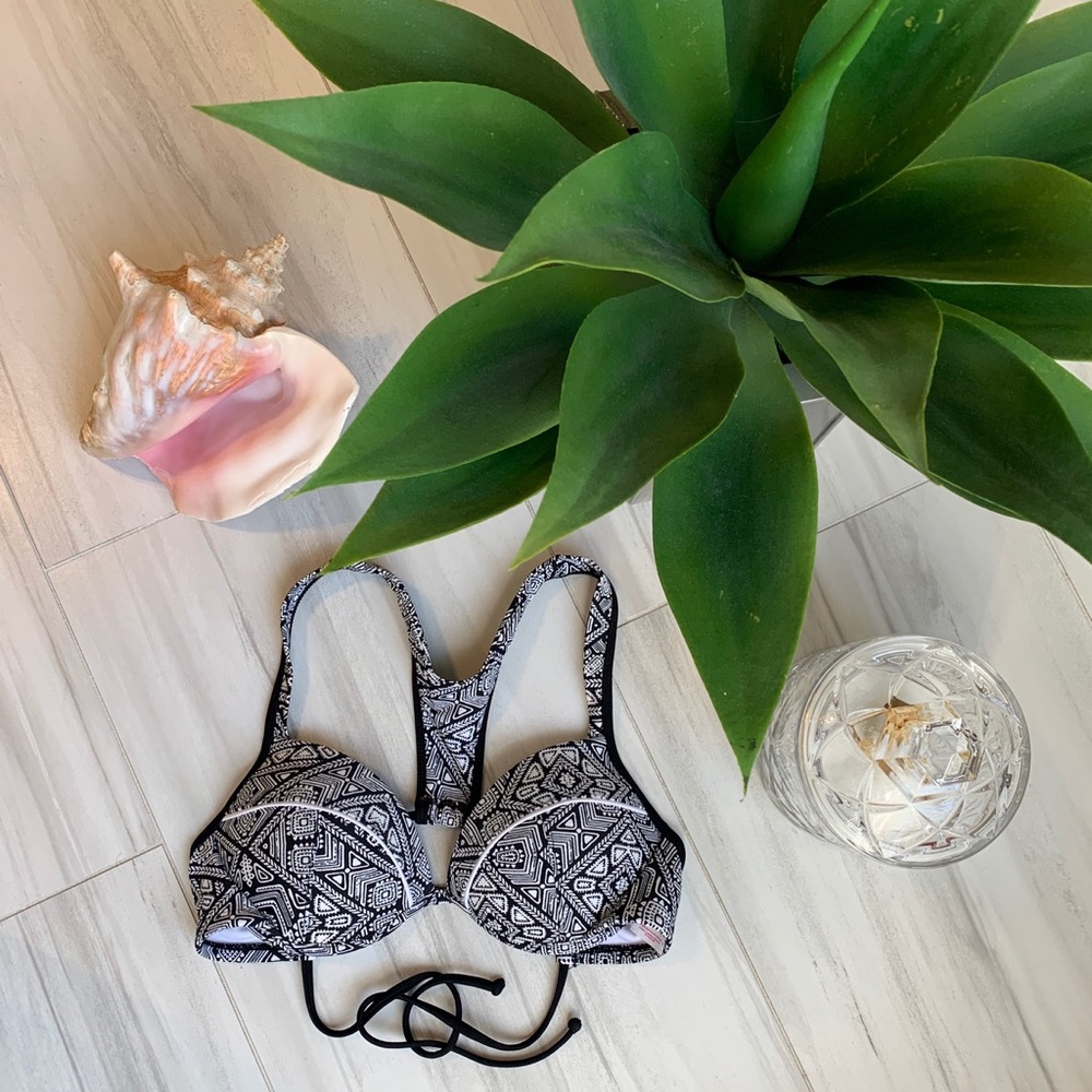 Push-up razor back bikini top